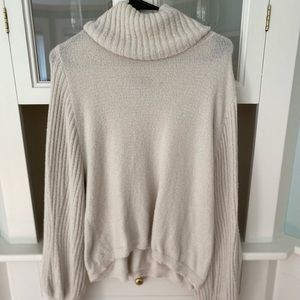 *SOLD*Women’s Cream+Gold Knit Sweater